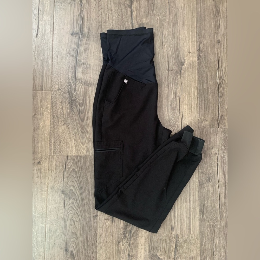 Figs Maternity Zamora tall small black scrubs